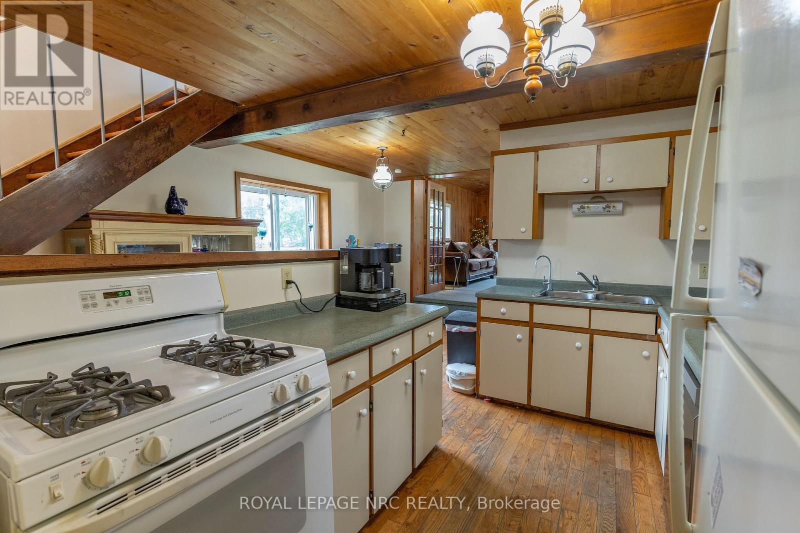 












11284 GOLF COURSE ROAD

,
Wainfleet (Marshville/Winger),




Ontario
L3K5V4


