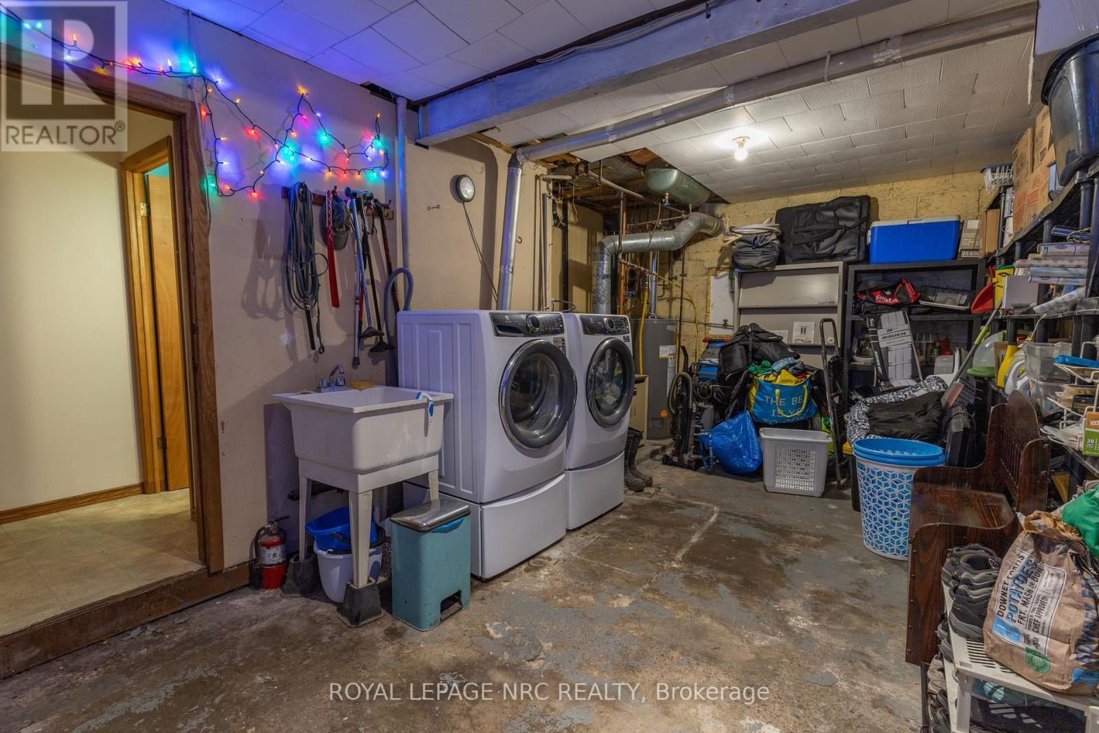 












11284 GOLF COURSE ROAD

,
Wainfleet (Marshville/Winger),




Ontario
L3K5V4

