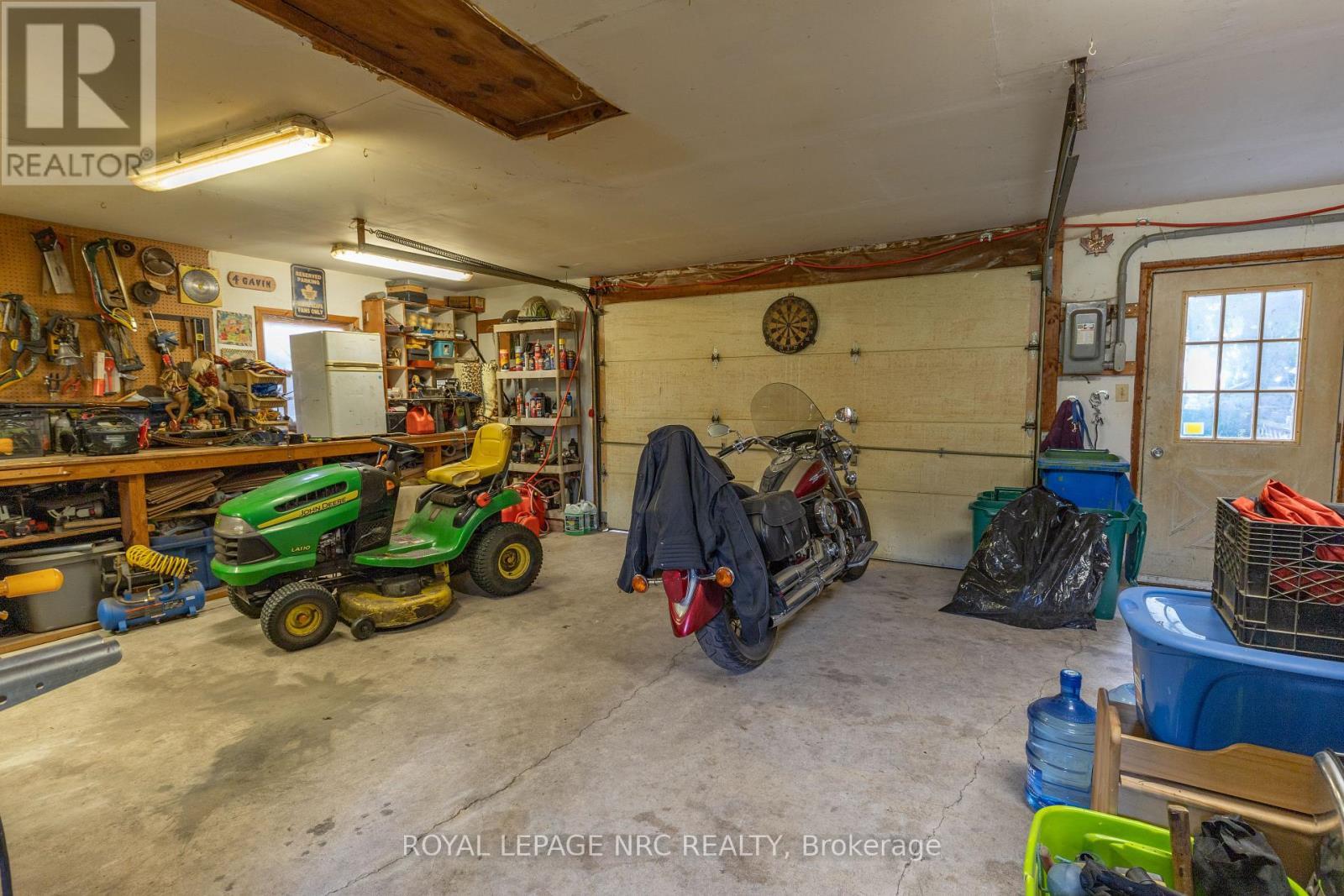 












11284 GOLF COURSE ROAD

,
Wainfleet (Marshville/Winger),




Ontario
L3K5V4

