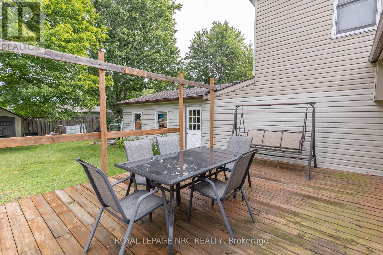 












11284 GOLF COURSE ROAD

,
Wainfleet (Marshville/Winger),




Ontario
L3K5V4

