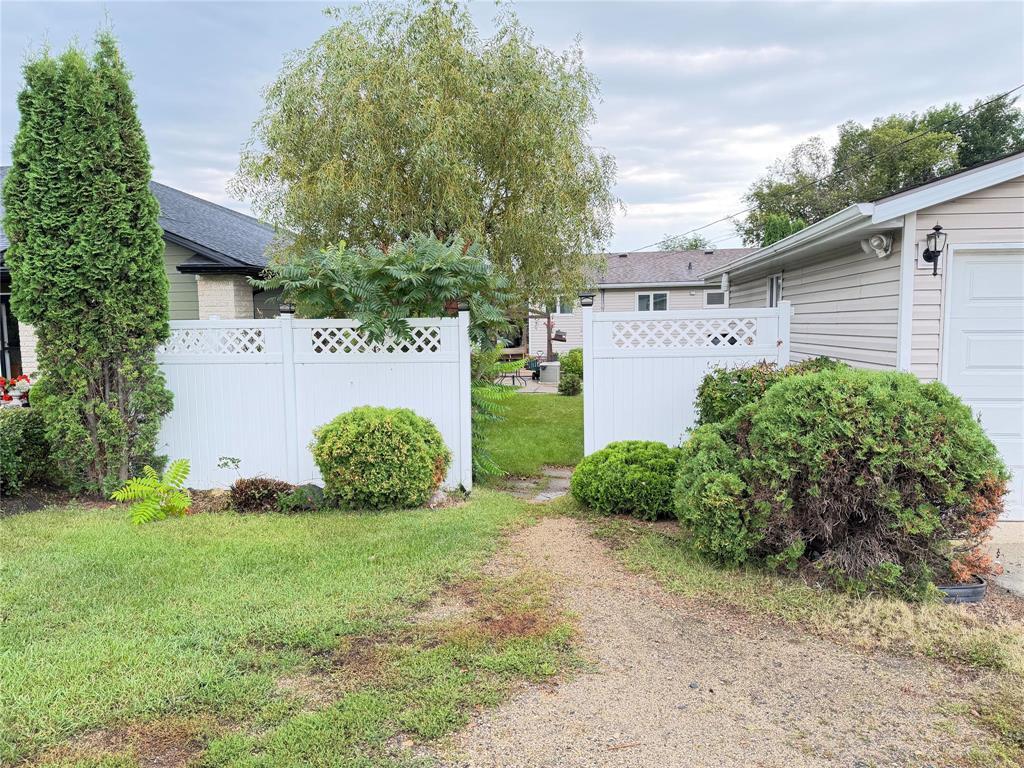 












545 3RD Avenue

,
Rivers,




Manitoba
R0K1X0

