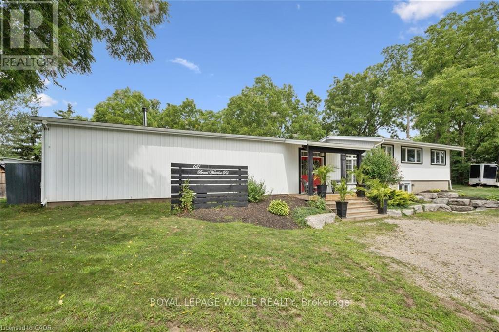 












647 BRANT WATERLOO ROAD

,
North Dumfries,




Ontario
N0B1E0

