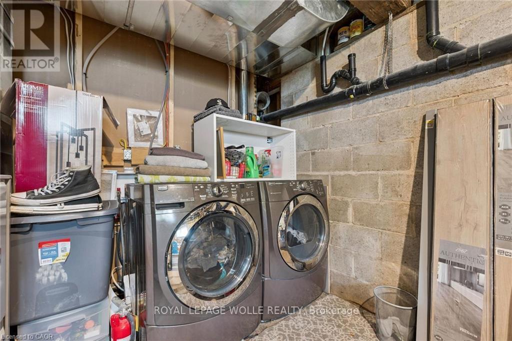 












647 BRANT WATERLOO ROAD

,
North Dumfries,




Ontario
N0B1E0

