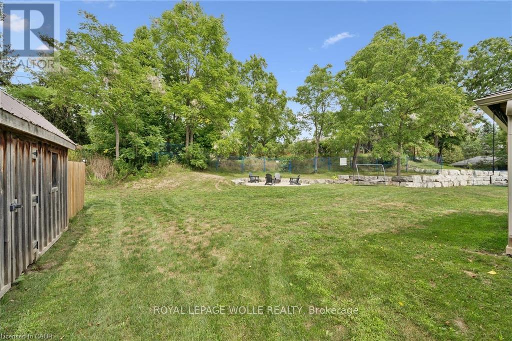












647 BRANT WATERLOO ROAD

,
North Dumfries,




Ontario
N0B1E0

