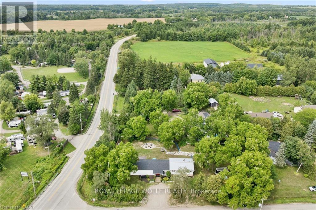 












647 BRANT WATERLOO ROAD

,
North Dumfries,




Ontario
N0B1E0

