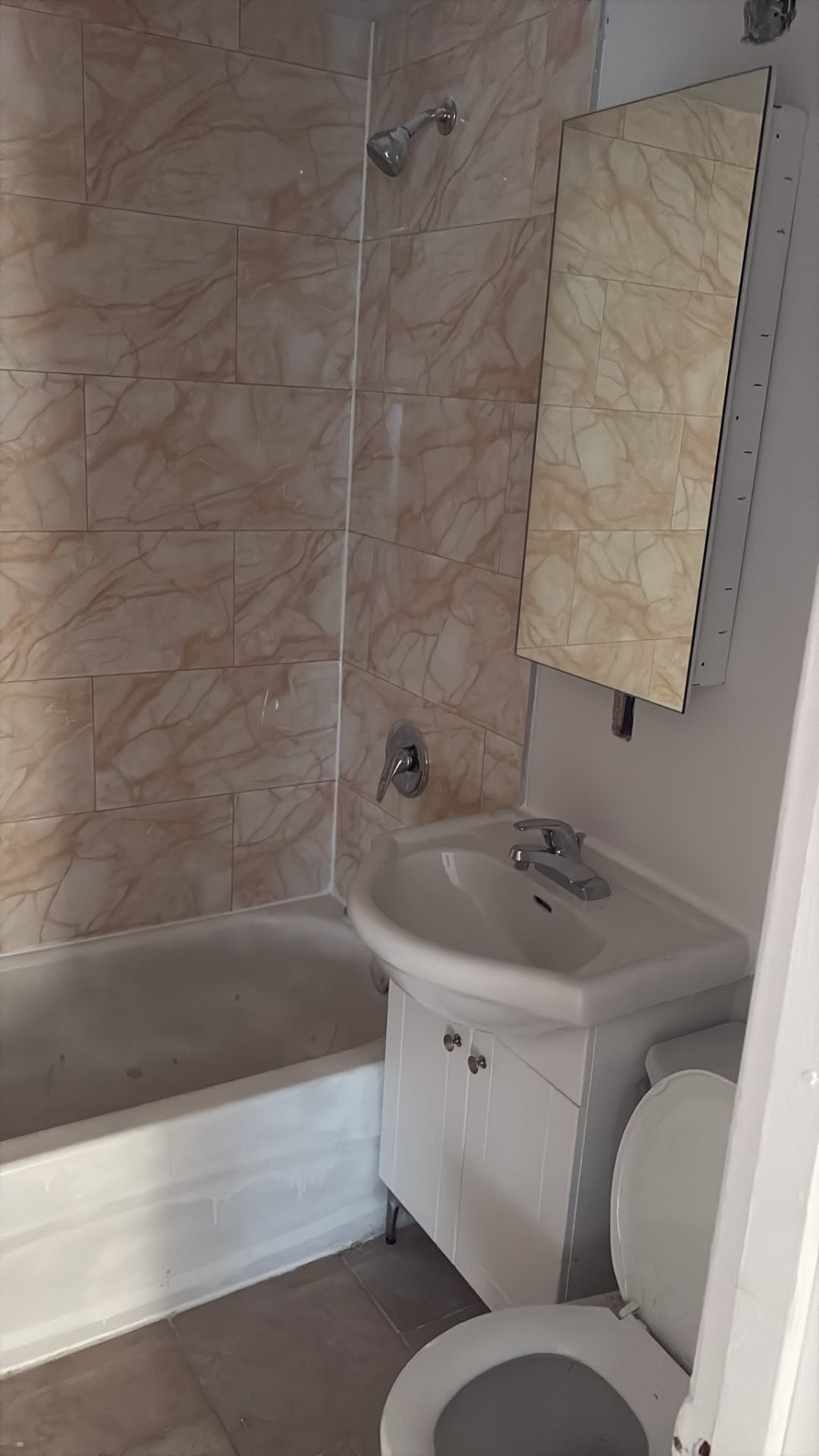









2650


Rue Goyer

, 16,
Montréal (Côte-des-Neiges/Notre-Dame-de-Grâce),




QC
H3S1H3

