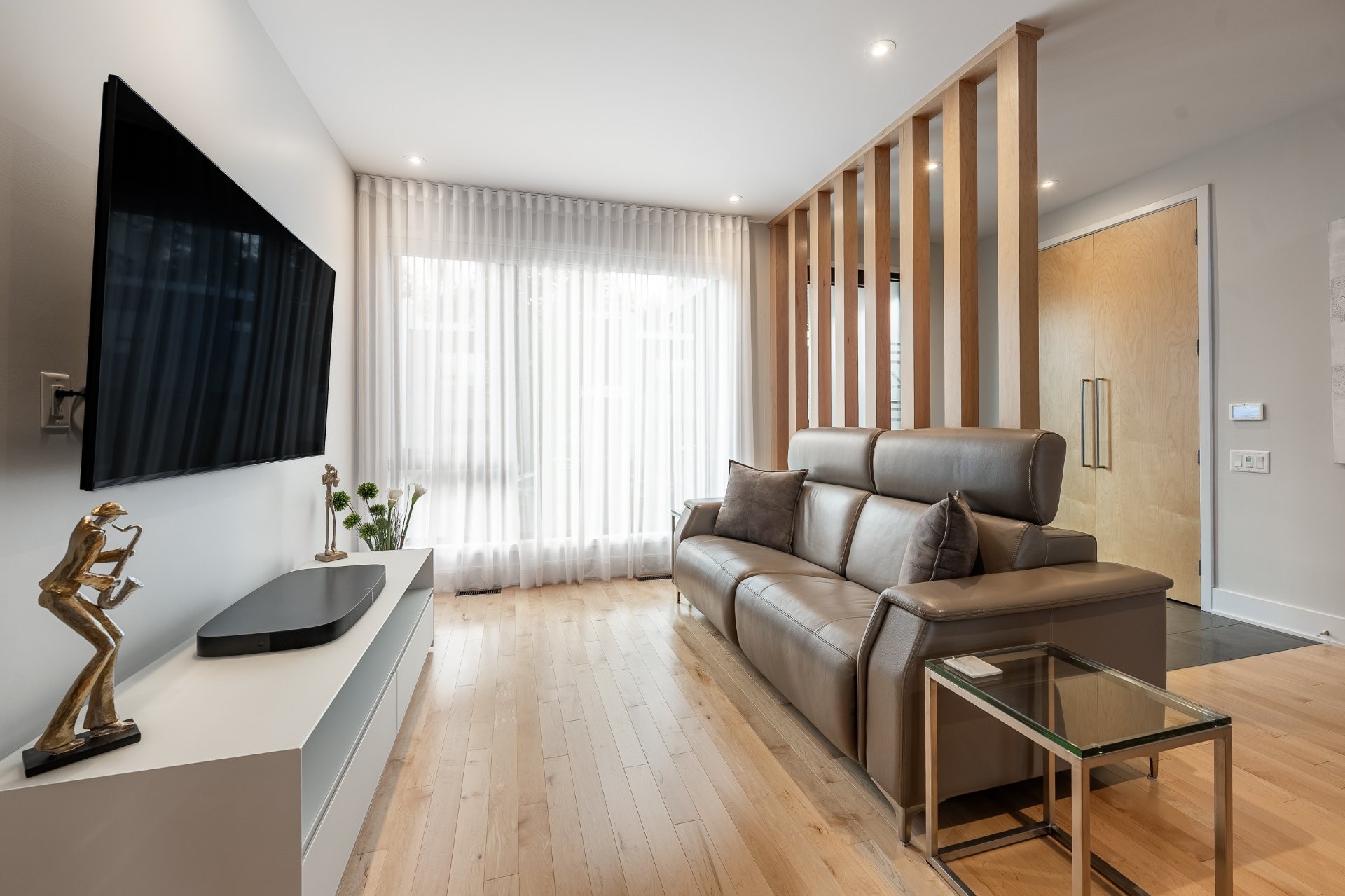 









345Z


Rue Narbonne

,
Sainte-Julie,




QC
J3E0E9

