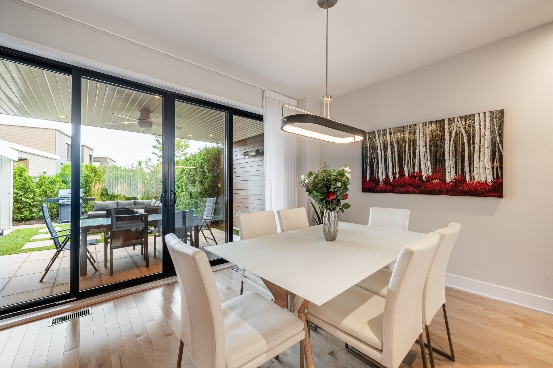 









345Z


Rue Narbonne

,
Sainte-Julie,




QC
J3E0E9

