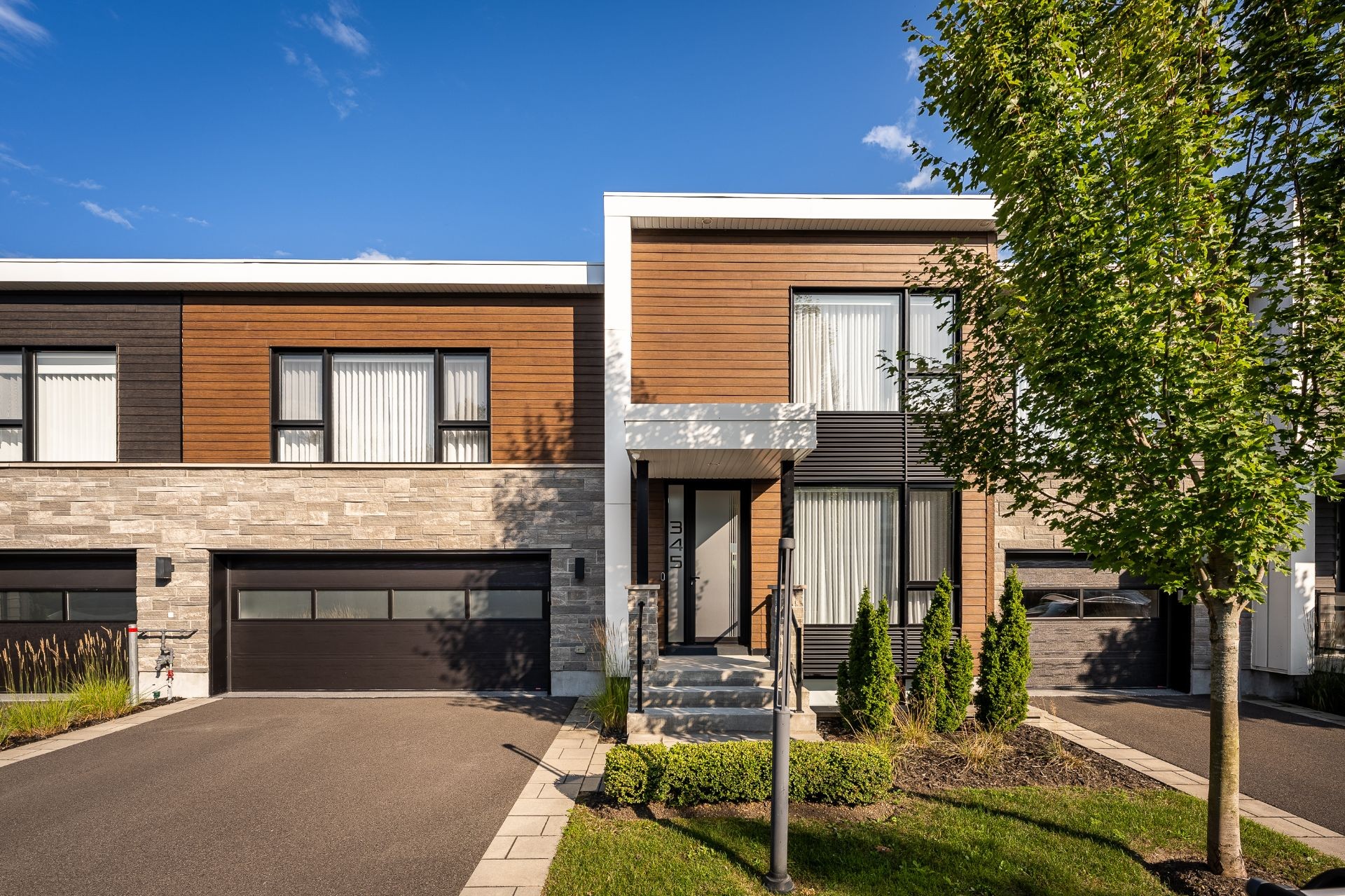 









345Z


Rue Narbonne

,
Sainte-Julie,




QC
J3E0E9

