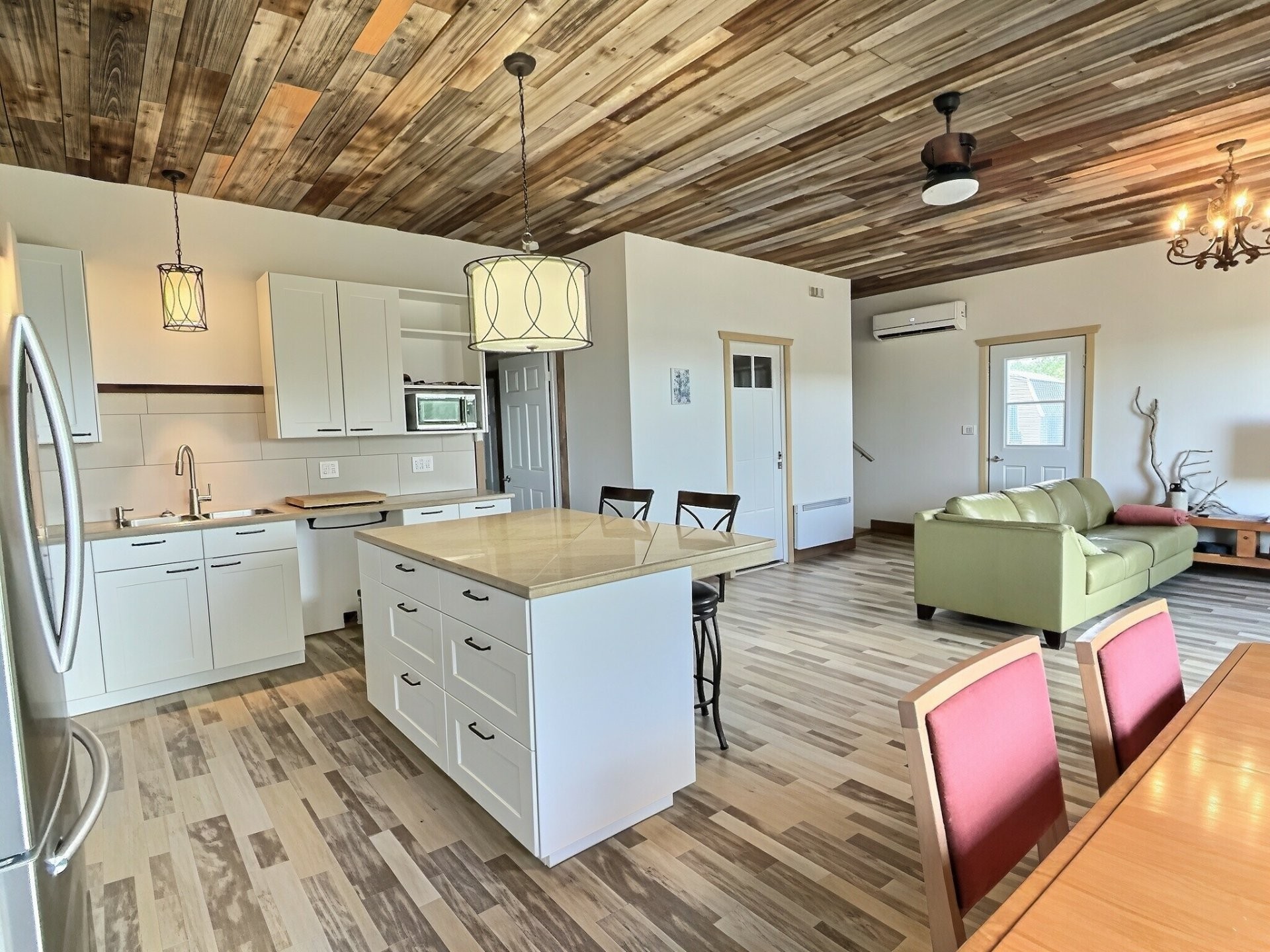 









1046


Ch. de la Carrière-à-Chaux

,
Duhamel-Ouest,




QC
J0Z1G4

