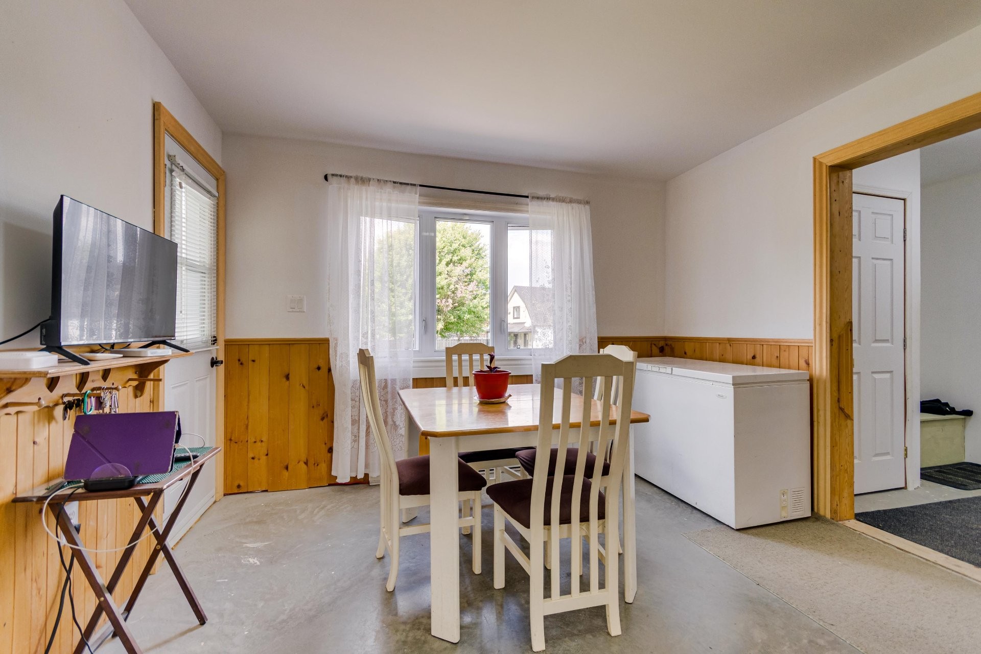 









105


Rue Principale

,
Ripon,




QC
J0V1V0

