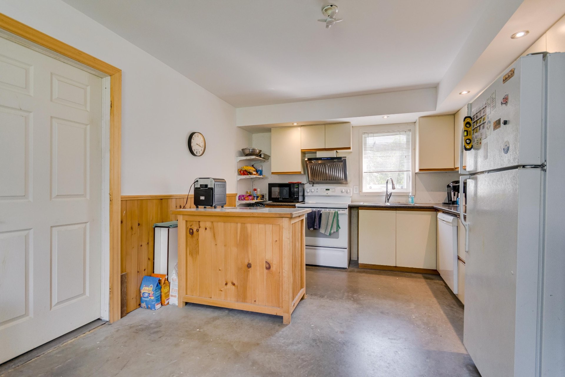









105


Rue Principale

,
Ripon,




QC
J0V1V0

