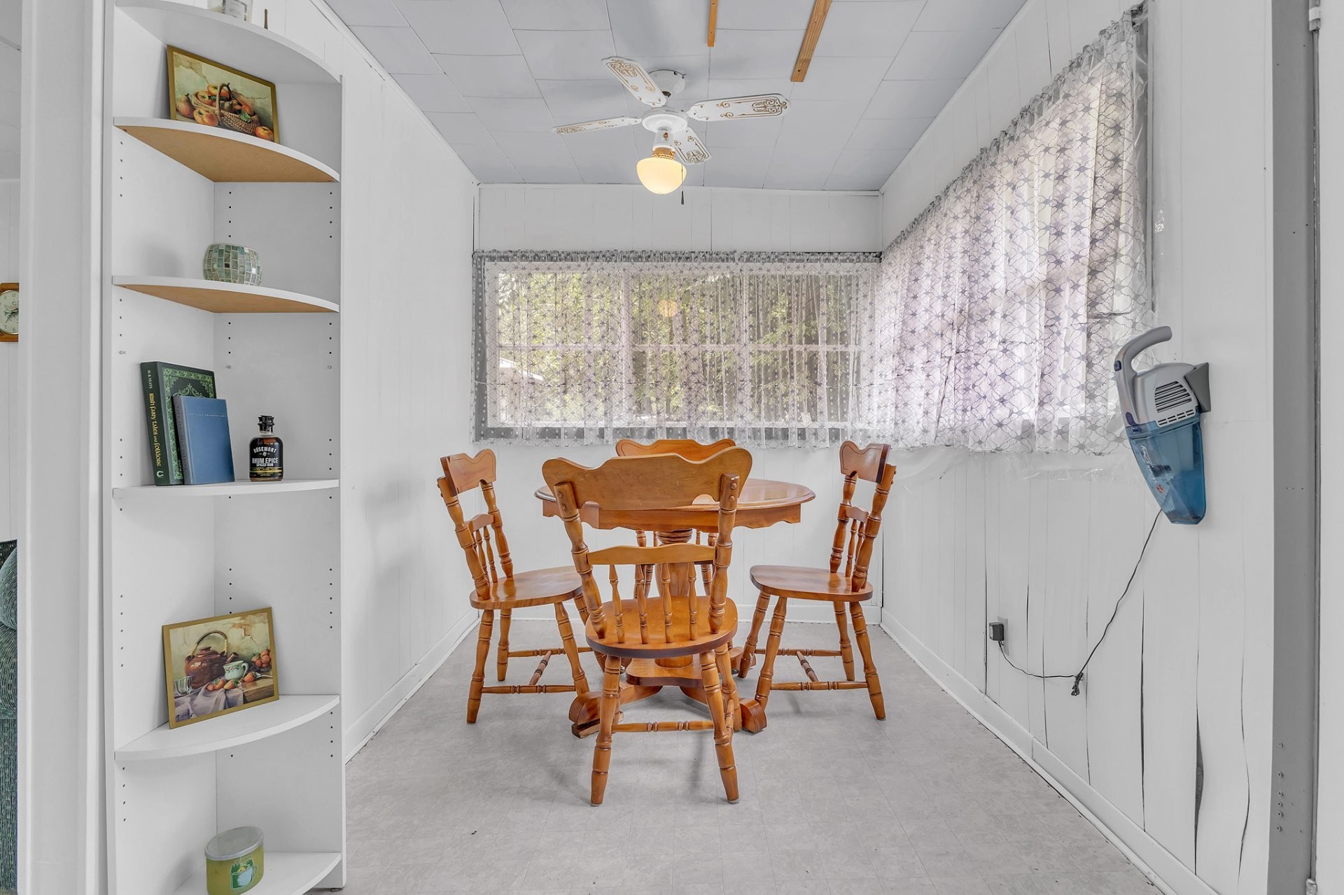 









48


Ch. du Lac-Achigan

,
Val-des-Monts,




QC
J8N1C5

