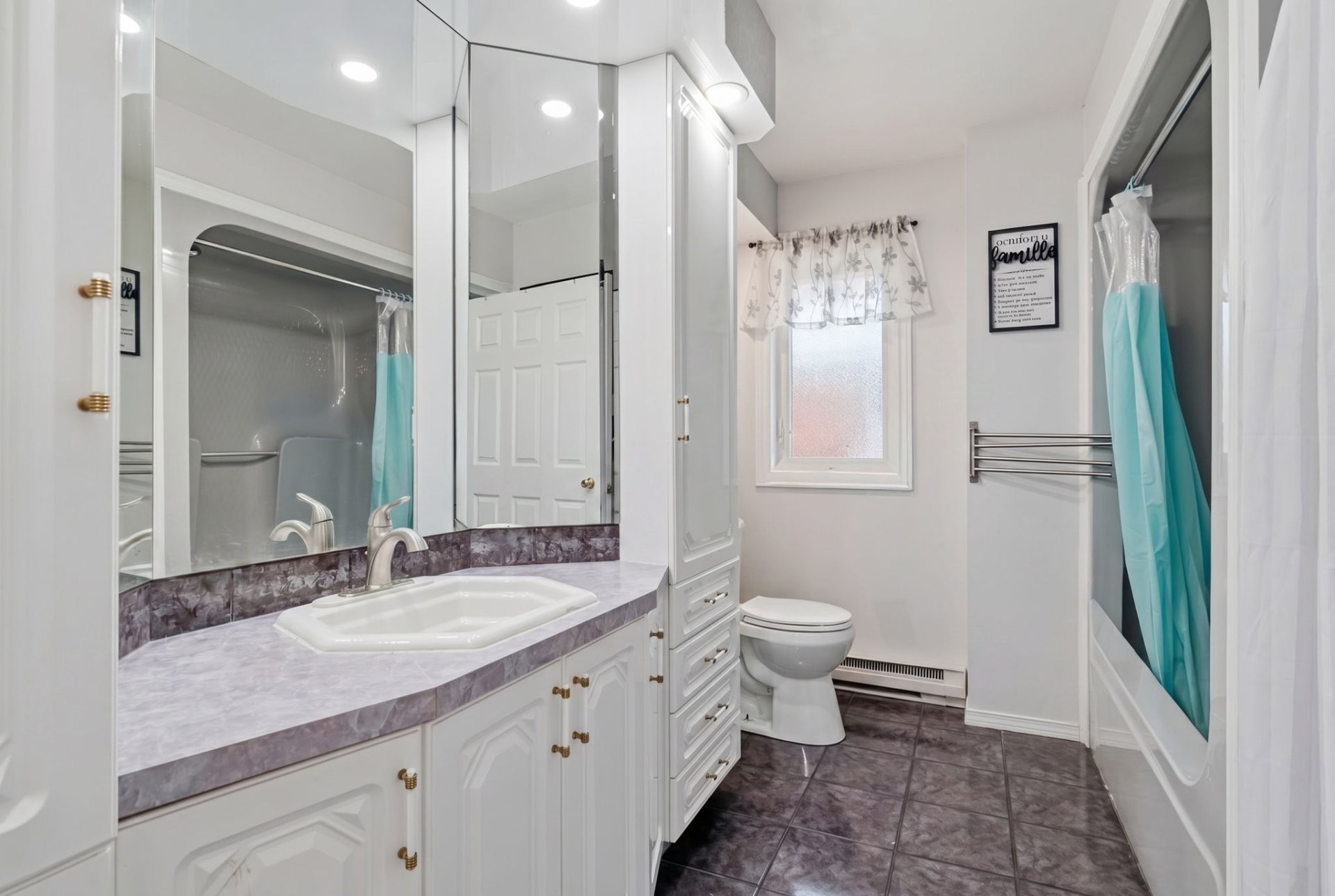 









394


Rue Brébeuf

,
Gatineau (Gatineau),




QC
J8P5W1

