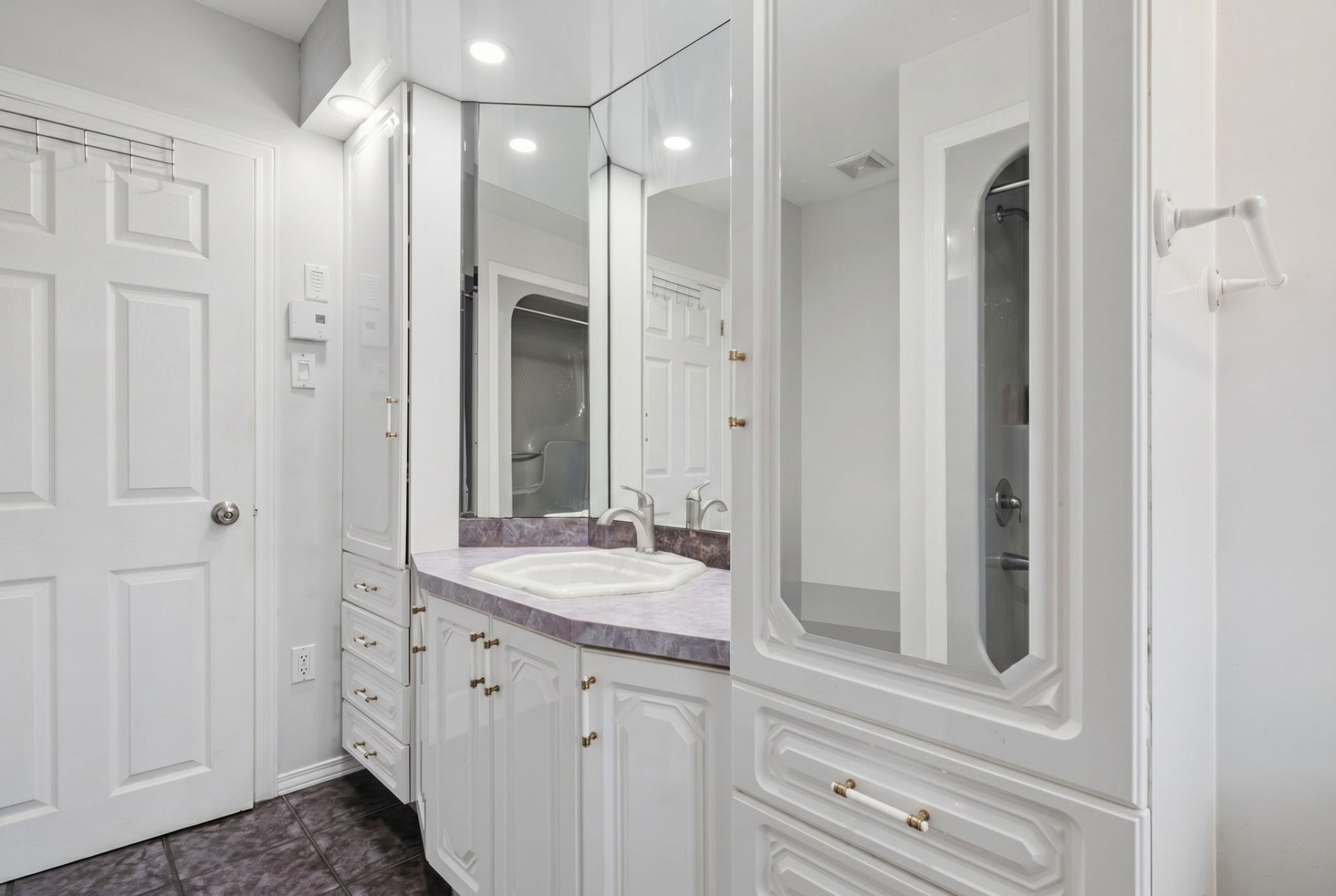









394


Rue Brébeuf

,
Gatineau (Gatineau),




QC
J8P5W1

