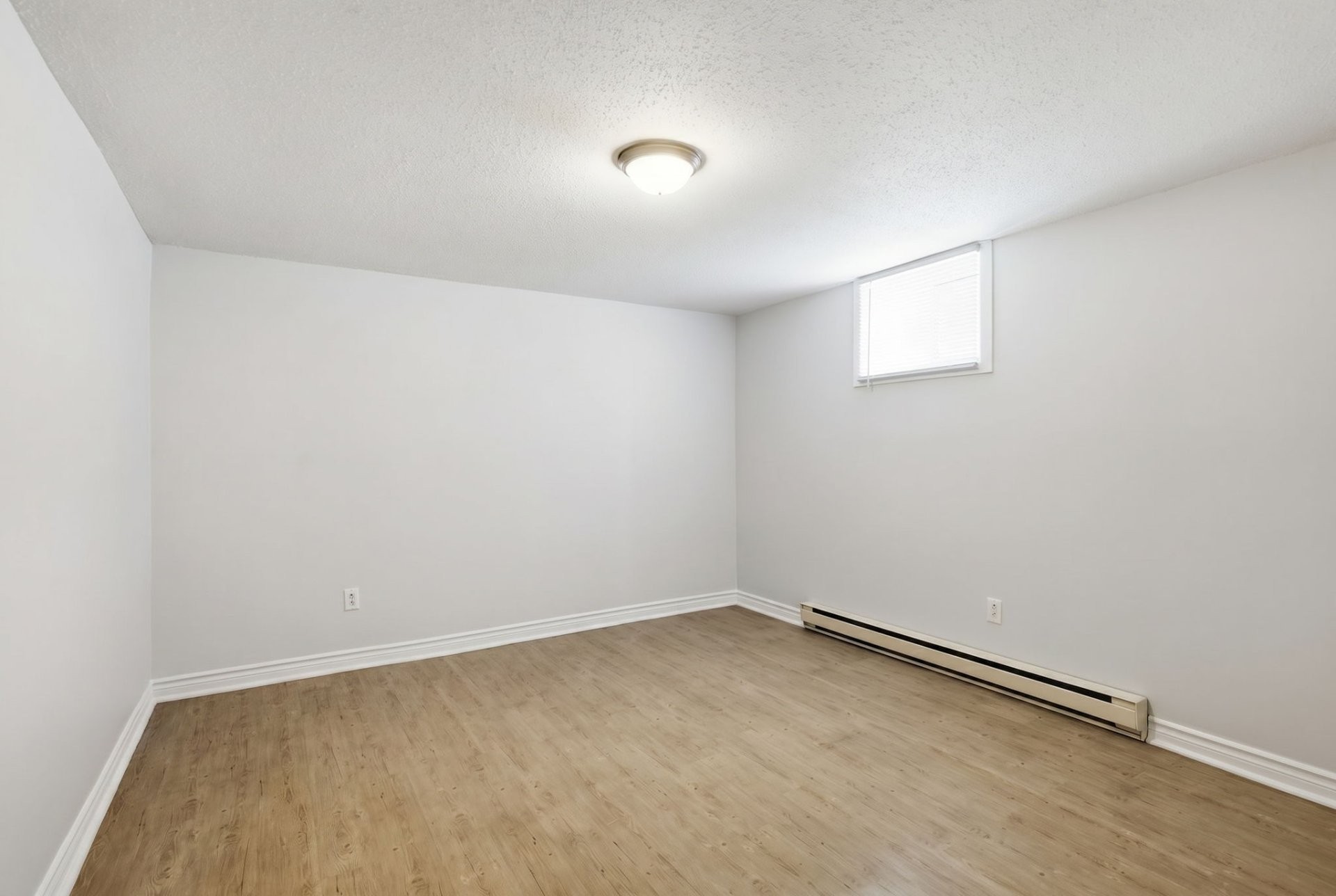 









394


Rue Brébeuf

,
Gatineau (Gatineau),




QC
J8P5W1

