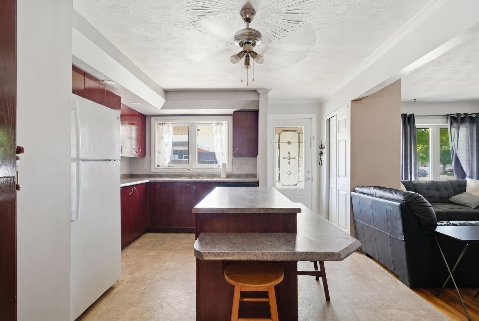 









394


Rue Brébeuf

,
Gatineau (Gatineau),




QC
J8P5W1

