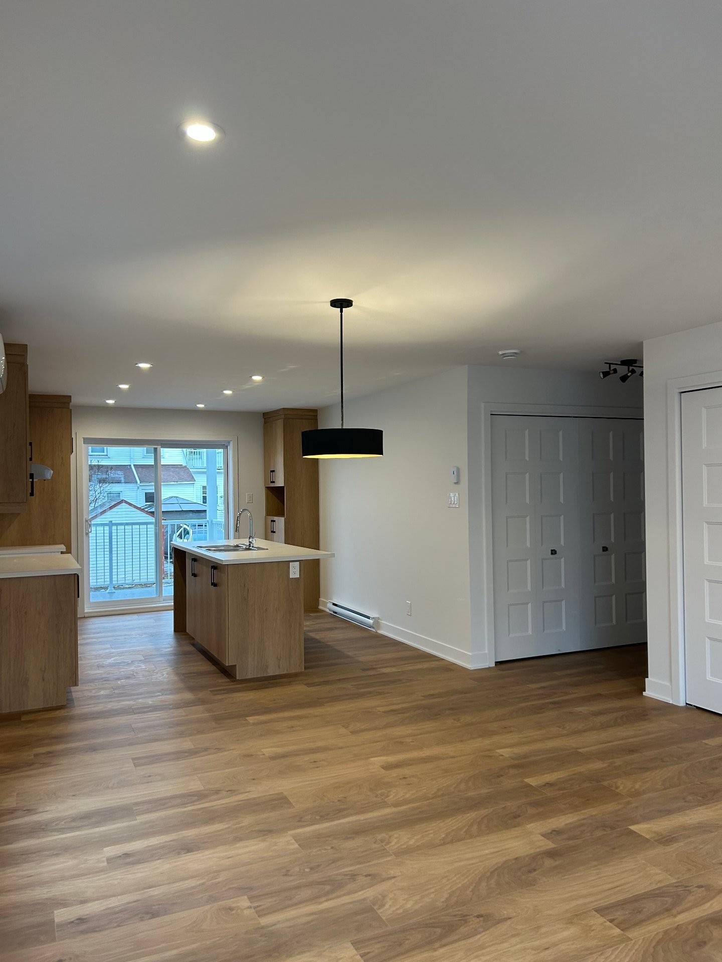 









57


Rue Joron

, 4,
Salaberry-de-Valleyfield,




QC
J6S3M2

