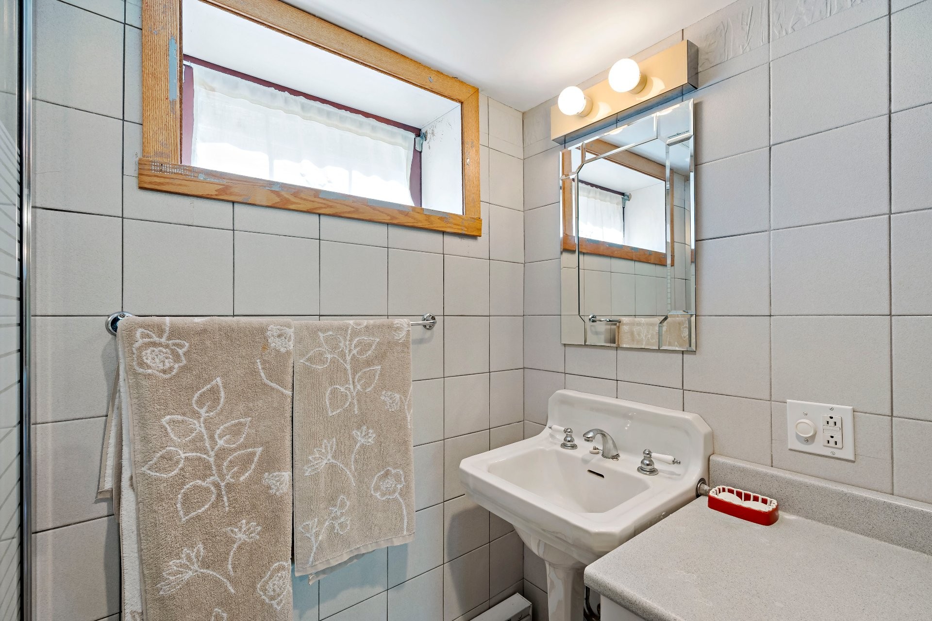 









188


Ch. White

,
Harrington,




QC
J8G2T3

