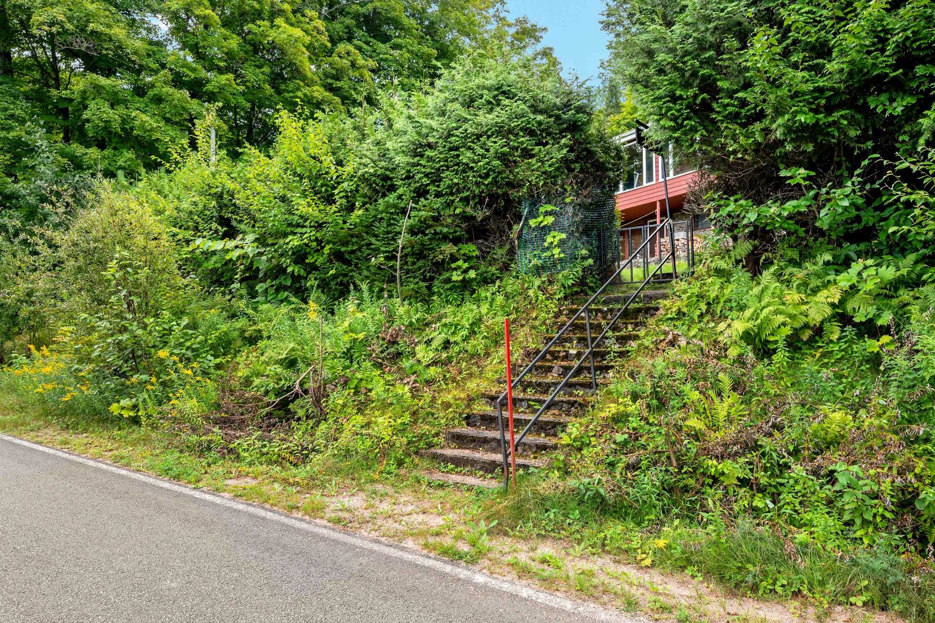 









188


Ch. White

,
Harrington,




QC
J8G2T3


