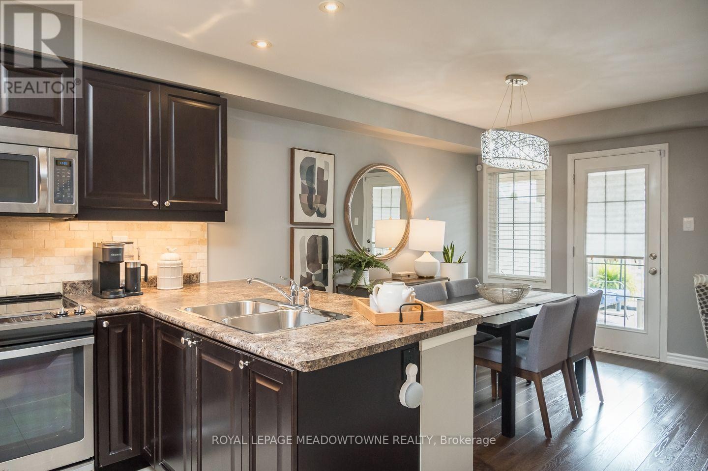 












275 EVES GATE

,
Milton,




Ontario
L9E0A2

