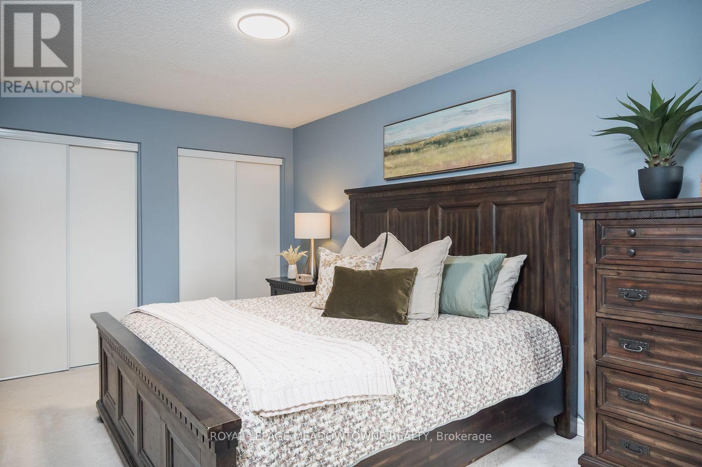 












275 EVES GATE

,
Milton,




Ontario
L9E0A2

