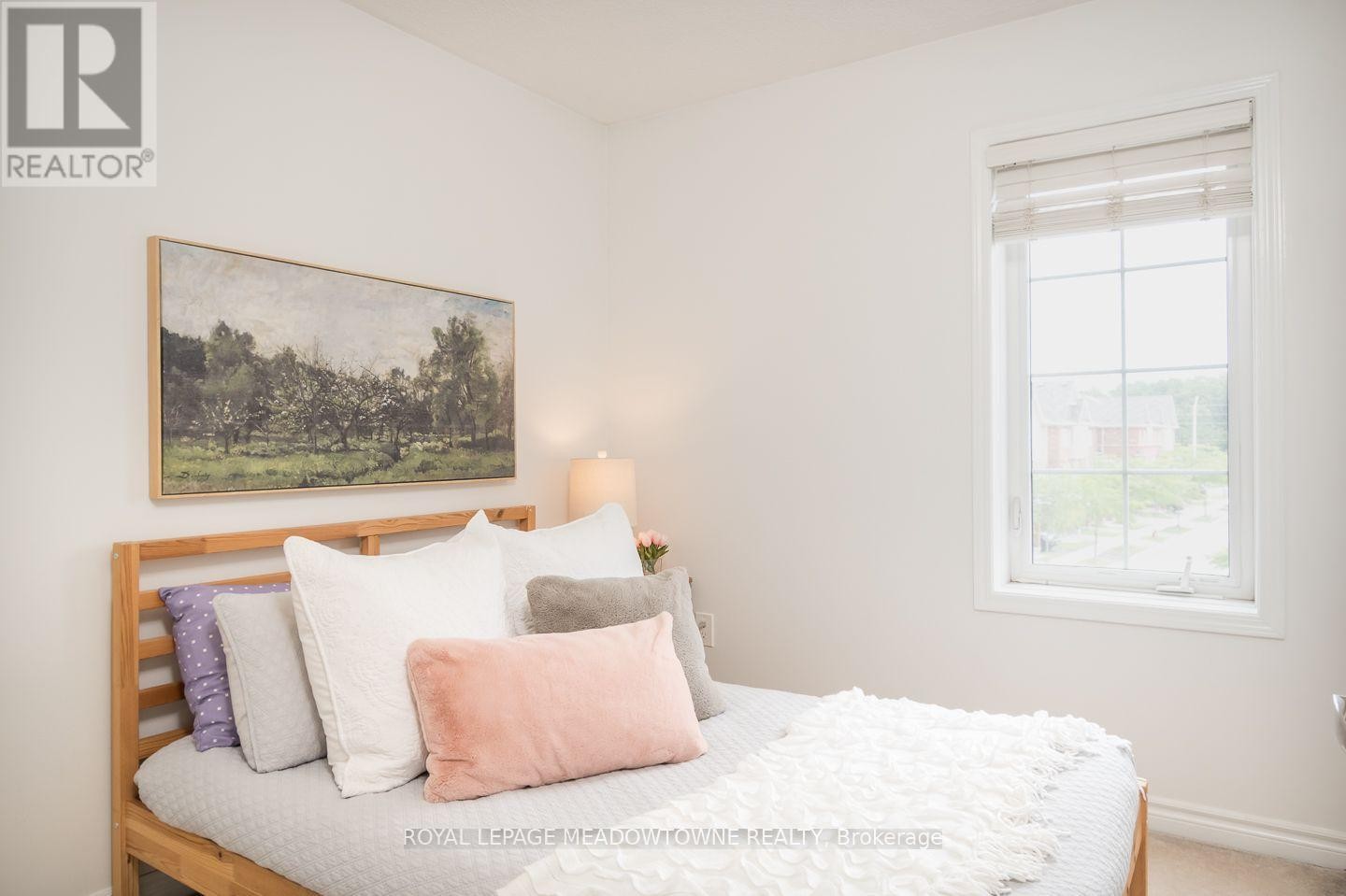 












275 EVES GATE

,
Milton,




Ontario
L9E0A2

