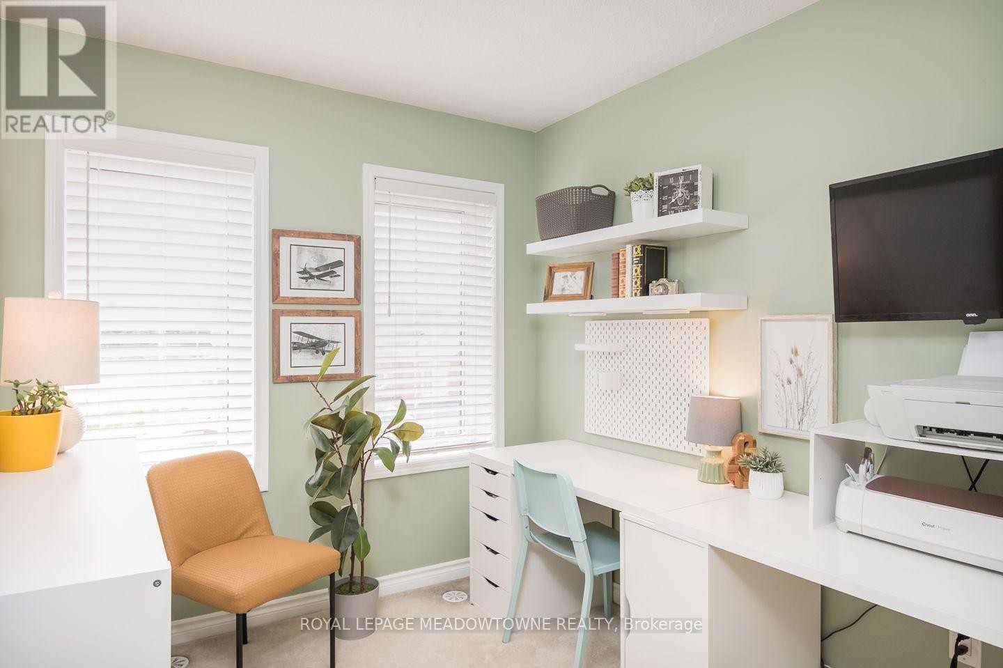 












275 EVES GATE

,
Milton,




Ontario
L9E0A2

