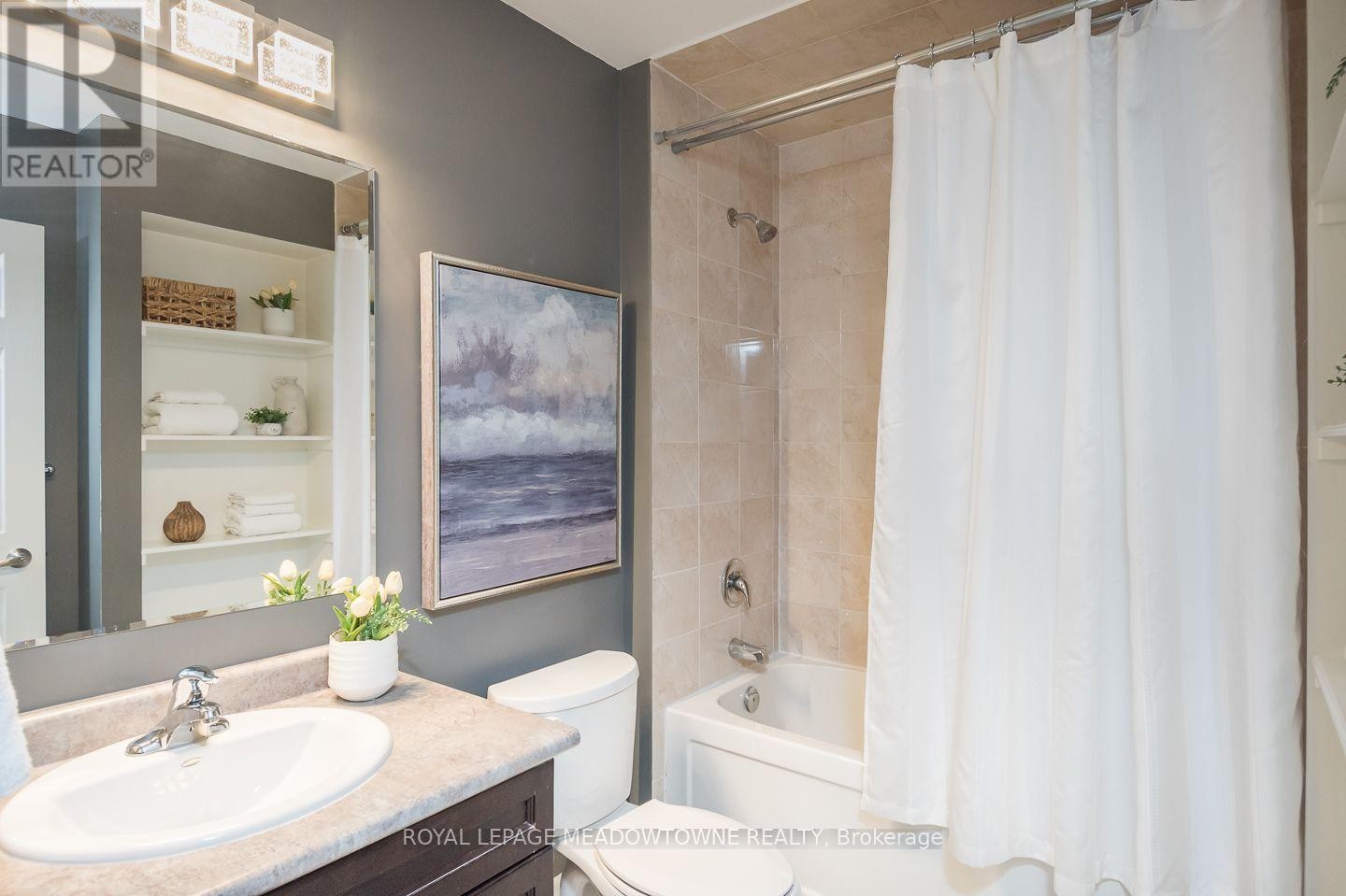 












275 EVES GATE

,
Milton,




Ontario
L9E0A2

