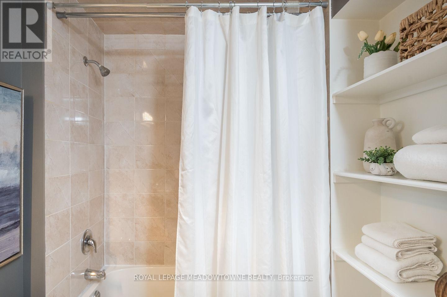 












275 EVES GATE

,
Milton,




Ontario
L9E0A2

