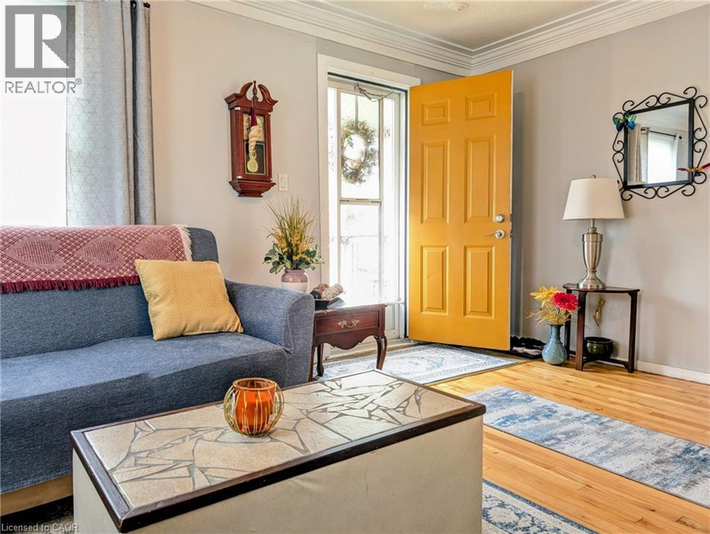












62 NINTH Avenue

,
Brantford,




Ontario
N3S1E4

