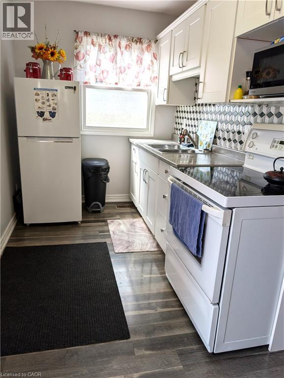 












62 NINTH Avenue

,
Brantford,




Ontario
N3S1E4

