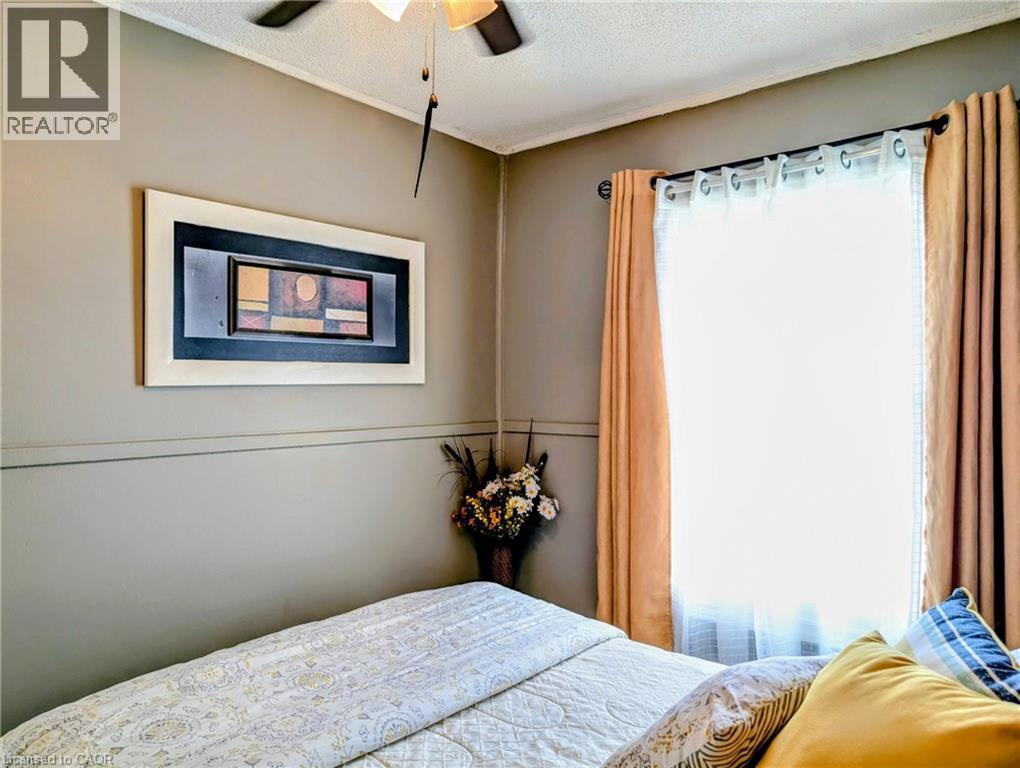 












62 NINTH Avenue

,
Brantford,




Ontario
N3S1E4

