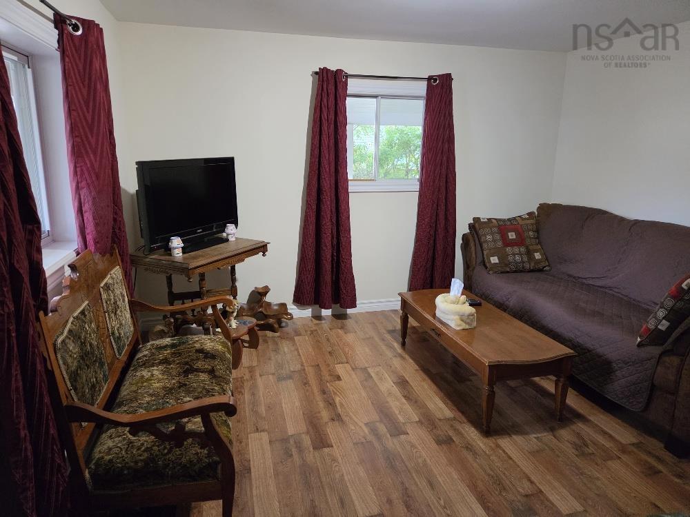 












7 Douglas St

,
Truro,




NS
B2N 2E6


