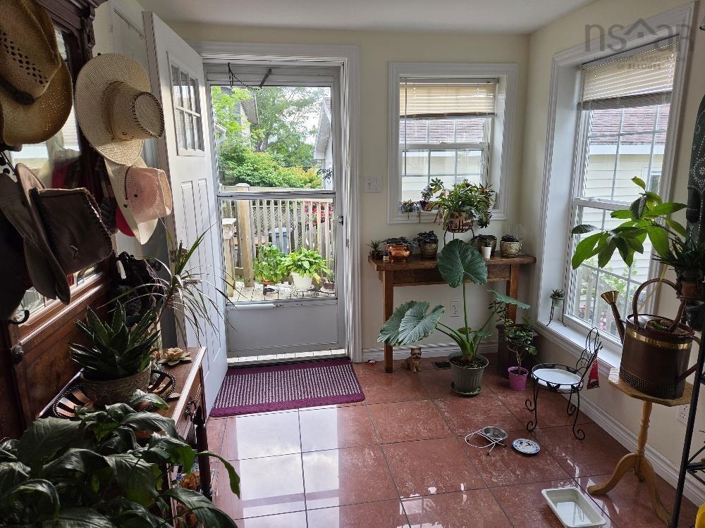 












7 Douglas St

,
Truro,




NS
B2N 2E6

