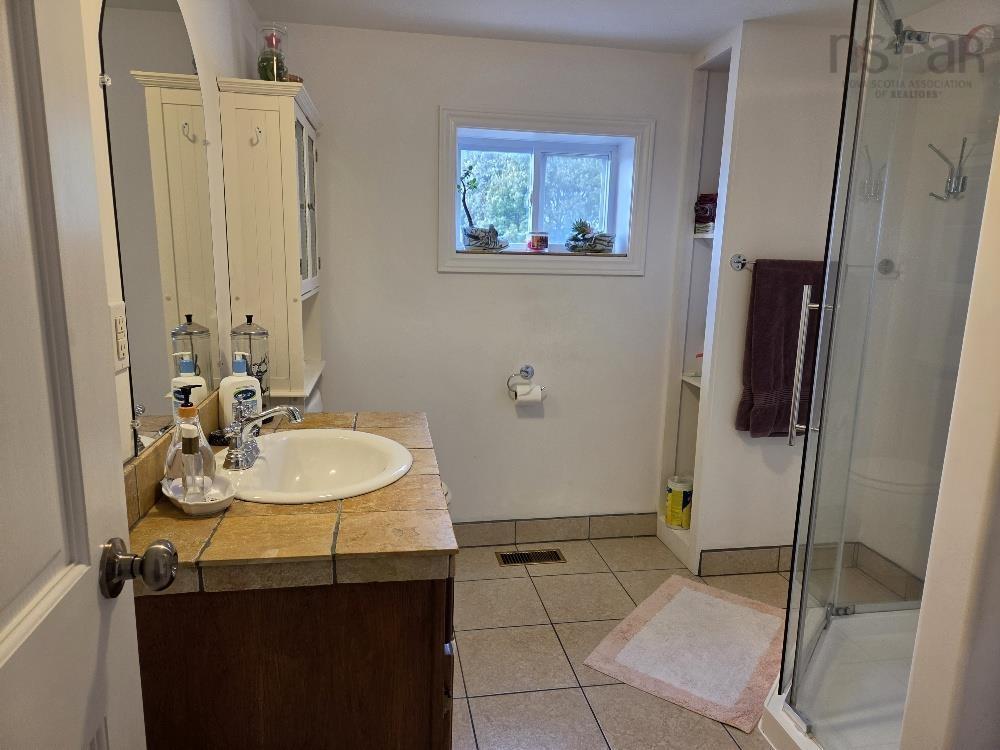 












7 Douglas St

,
Truro,




NS
B2N 2E6

