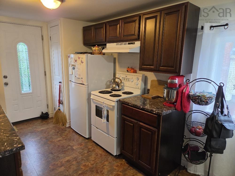 












7 Douglas St

,
Truro,




NS
B2N 2E6

