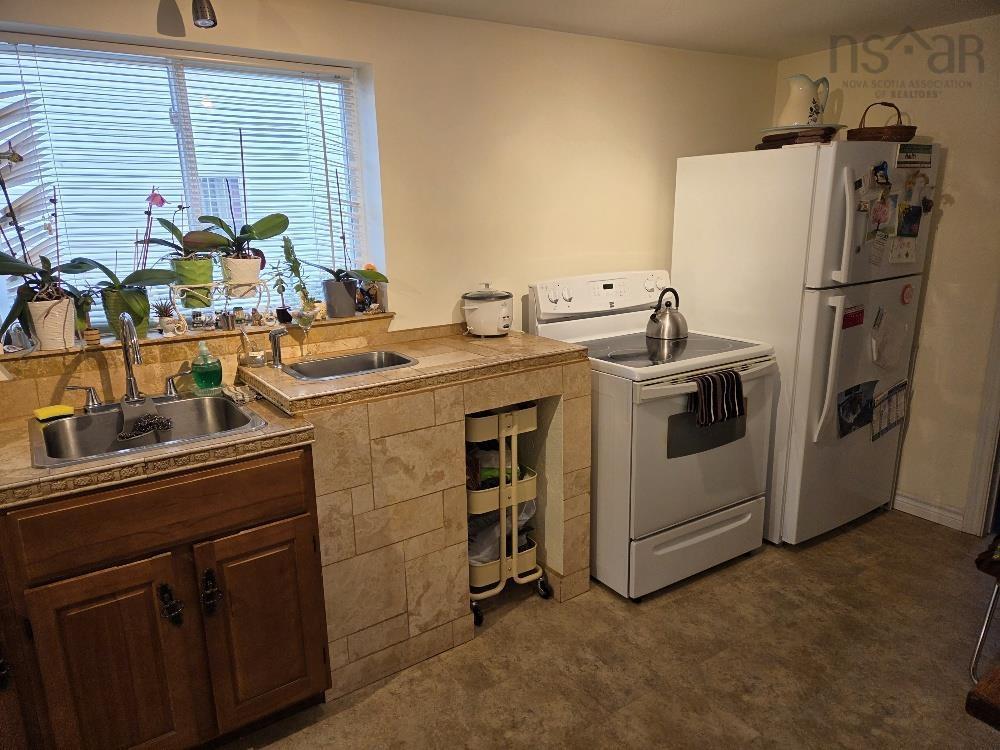 












7 Douglas St

,
Truro,




NS
B2N 2E6

