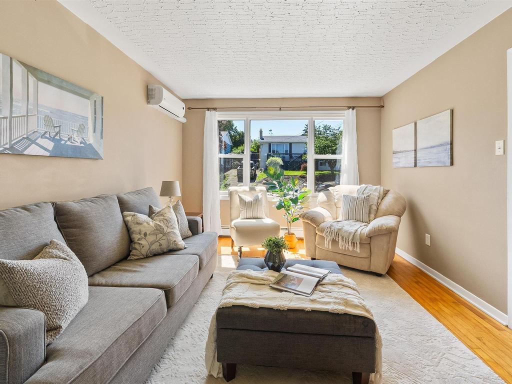 












29 Clearview Street

,
Spryfield,




NS
B3R 1N7

