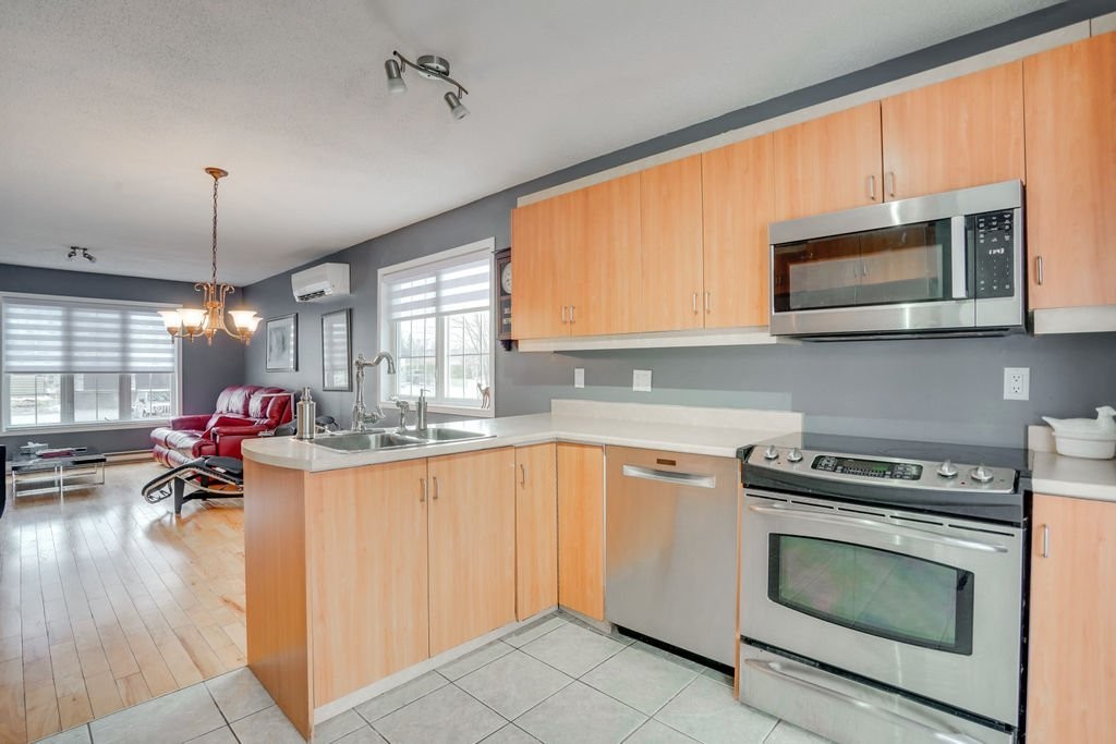 









1294


Rue d'Alma

,
Gatineau (Gatineau),




QC
J8R3J4

