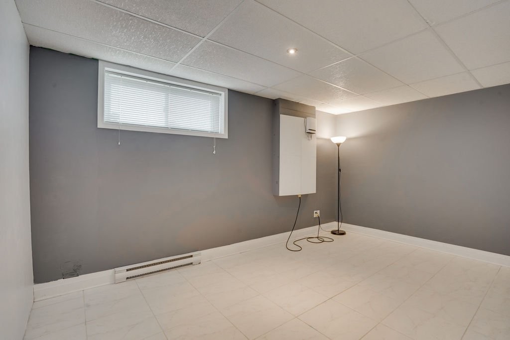 









1294


Rue d'Alma

,
Gatineau (Gatineau),




QC
J8R3J4

