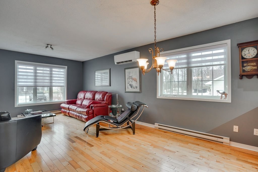 









1294


Rue d'Alma

,
Gatineau (Gatineau),




QC
J8R3J4


