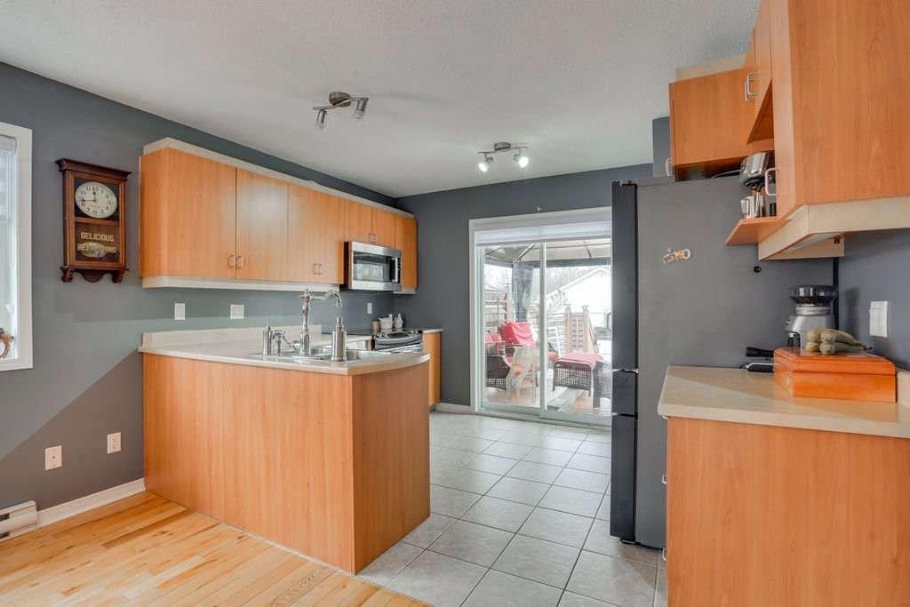 









1294


Rue d'Alma

,
Gatineau (Gatineau),




QC
J8R3J4

