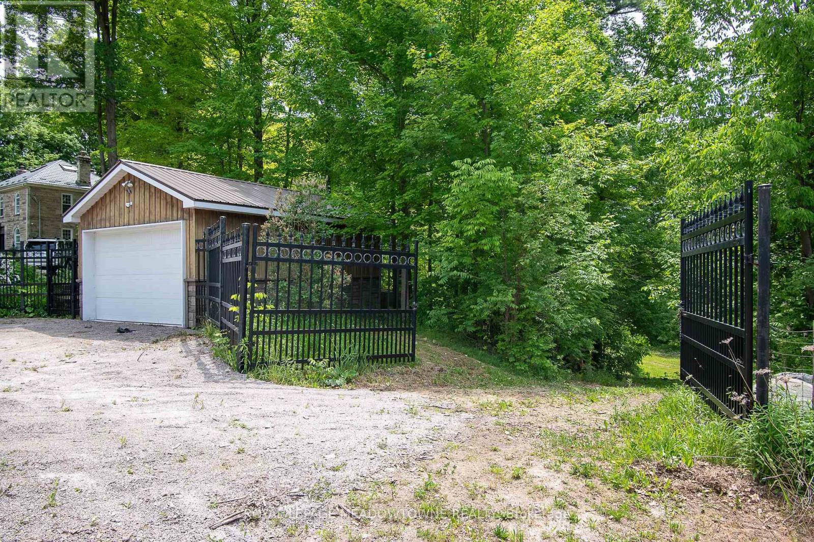 












9920 REGIONAL ROAD 25 ROAD

,
Halton Hills,




Ontario
L9T2X7

