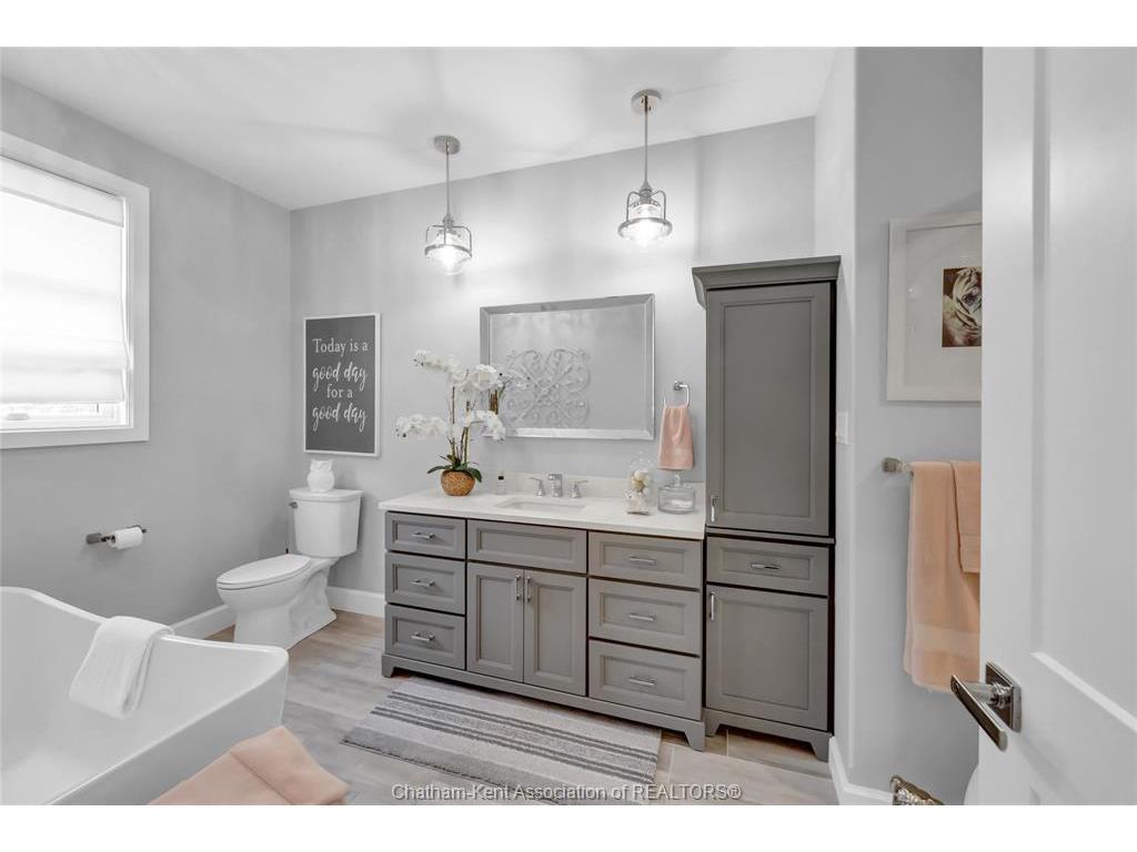 









21267


Adams

Crescent,
Mckay's Corners,




ON
N7M 5J3

