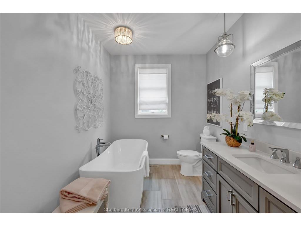 









21267


Adams

Crescent,
Mckay's Corners,




ON
N7M 5J3

