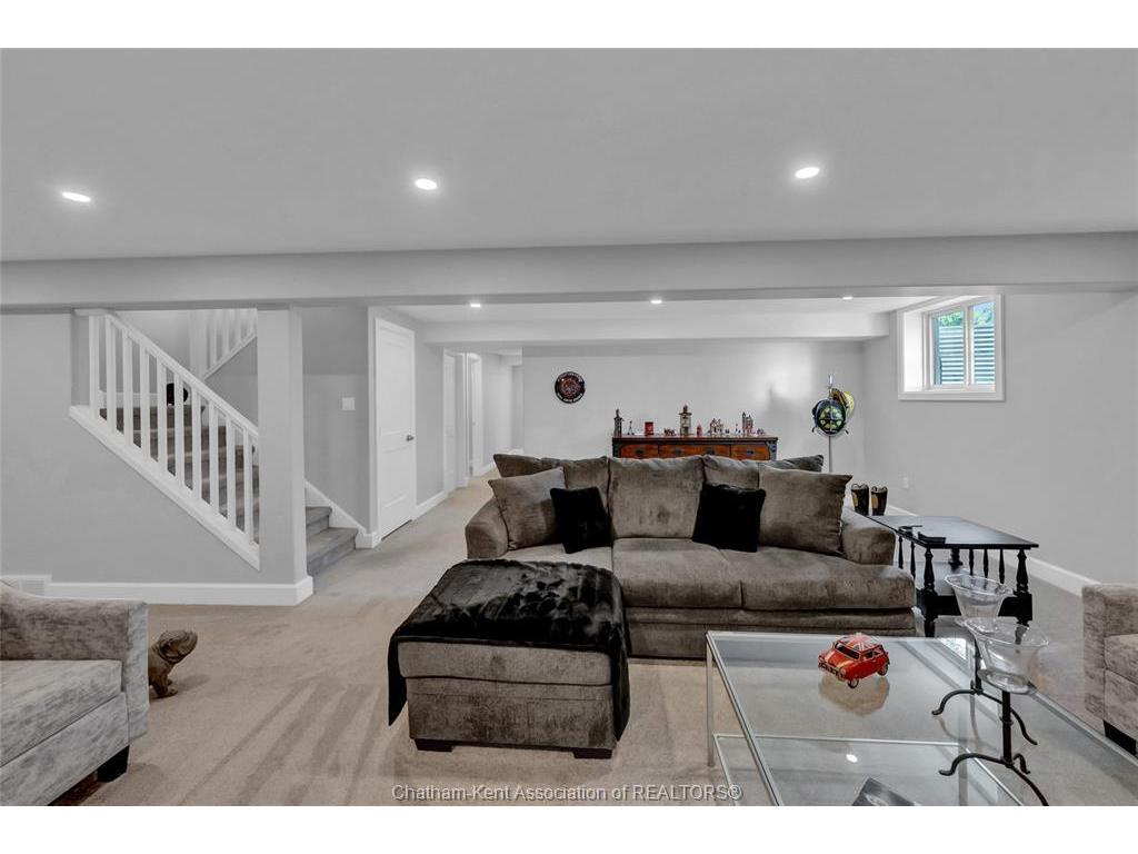 









21267


Adams

Crescent,
Mckay's Corners,




ON
N7M 5J3

