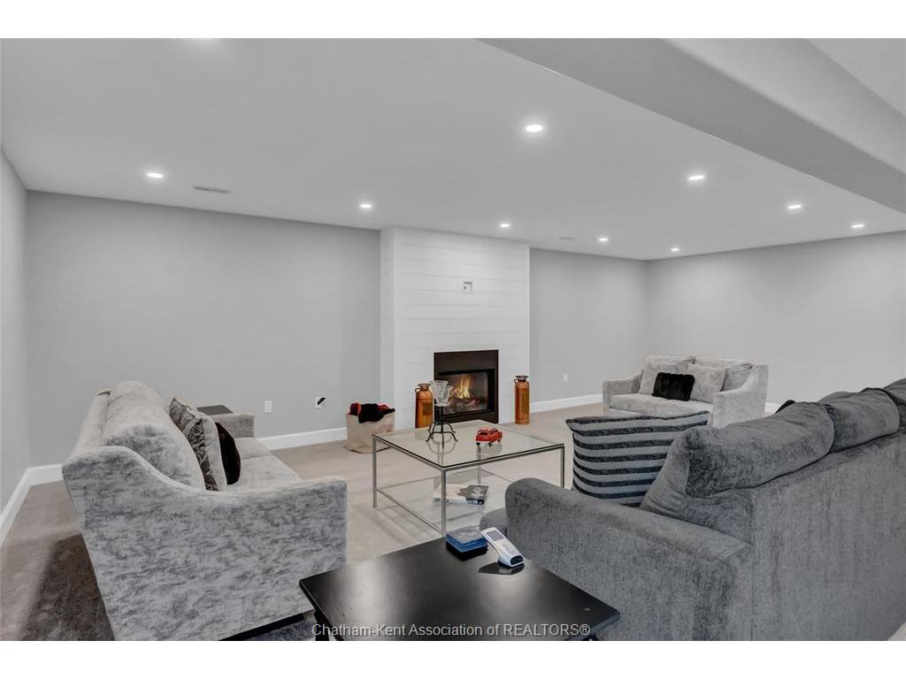 









21267


Adams

Crescent,
Mckay's Corners,




ON
N7M 5J3

