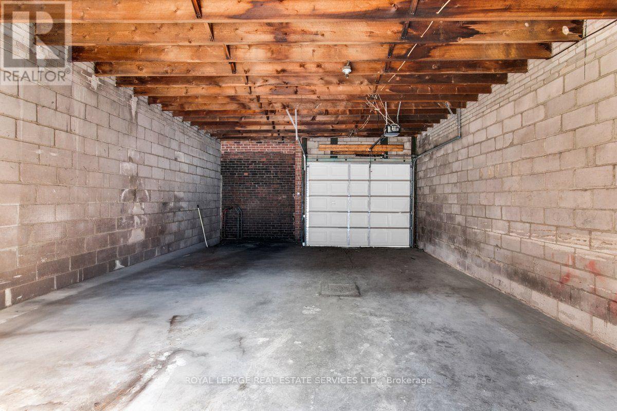












1366 QUEEN STREET W

,
Toronto,




Ontario
M6K1L7

