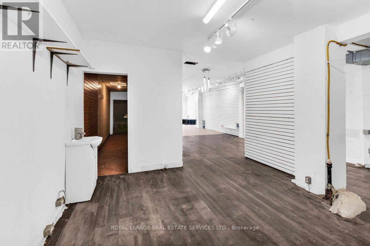 












1366 QUEEN STREET W

,
Toronto,




Ontario
M6K1L7

